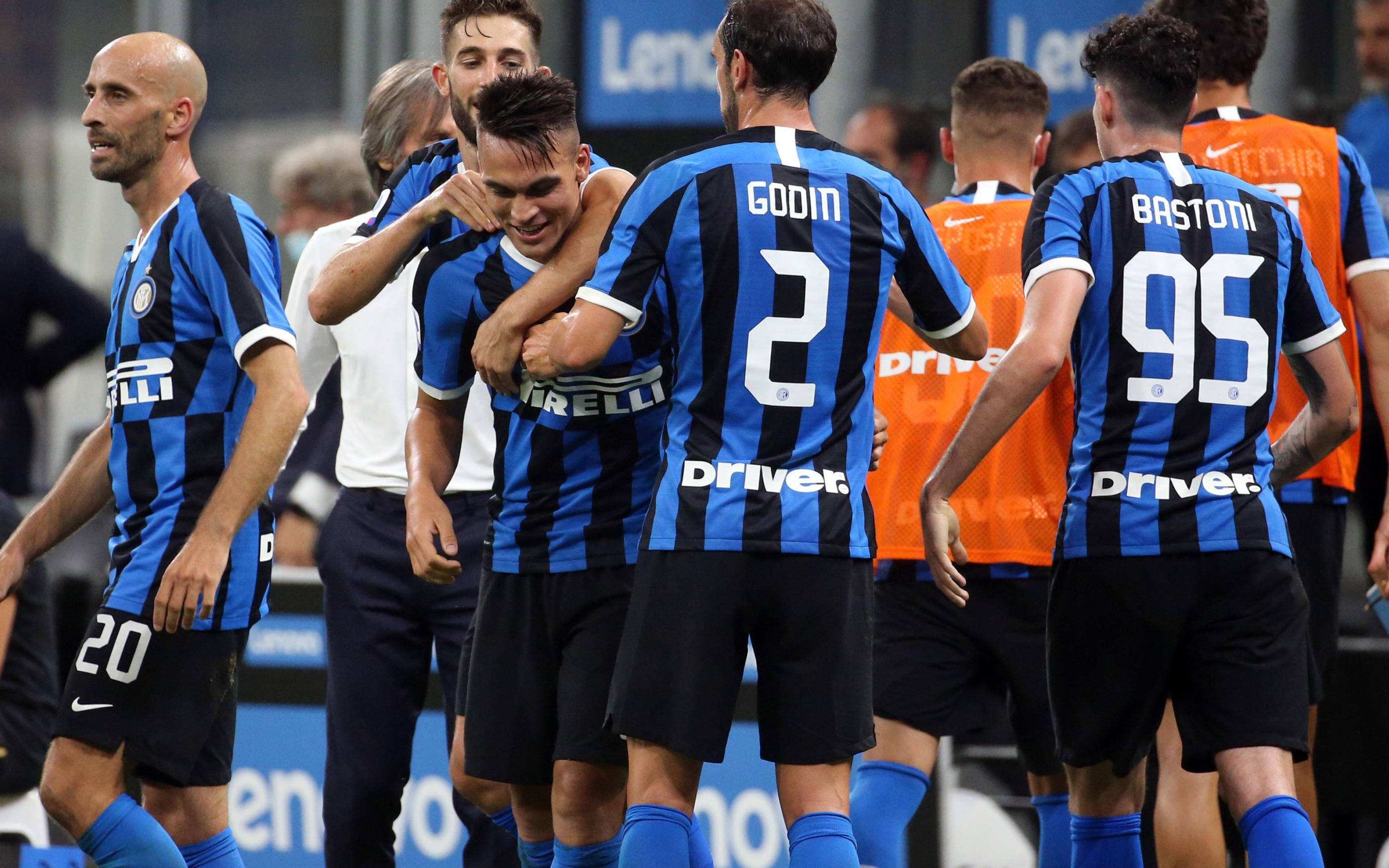 德甲生涯第10次戴帽，凯恩赛后将比赛用球带走收藏