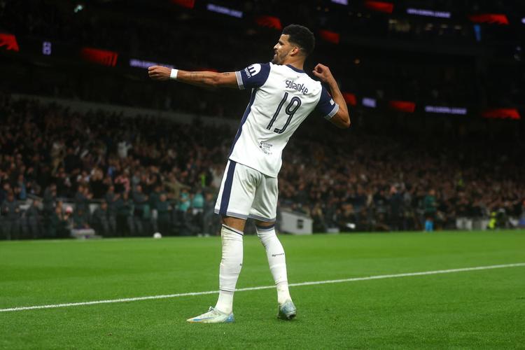 独行侠7人得分上双，浓眉17+17两双，独行侠收获三连胜