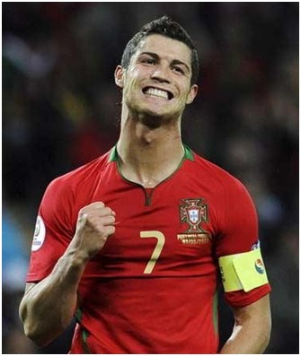 西媒：皇马冬季不会引援，高层认为阵容很强只是踢得不好（西媒：皇马冬窗按兵不动，高层称阵容够强，只是表现不佳）