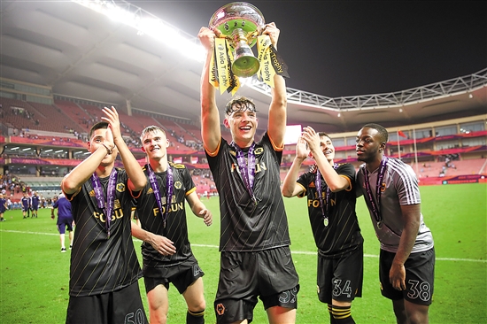 湖人伤病更新：詹姆斯确认今日可出战76人