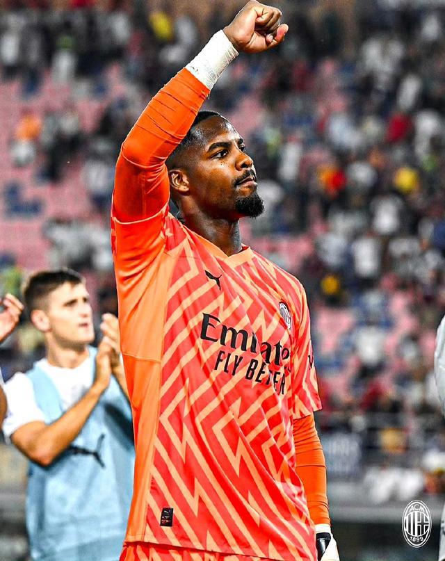 欧洲足坛疯狂周末诞生 豪门心系欧战冷门跌爆（欧洲足坛上演疯狂周末：豪门为欧战分心，冷门频出）